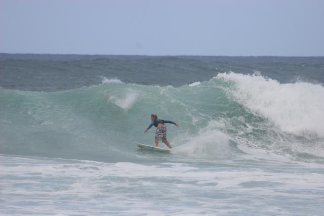 2007 Hawaii Vacation  0830 North Shore Surfing